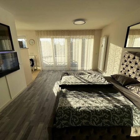 Stayhome Apartment Bei Hamburg 라인벡 외부 사진